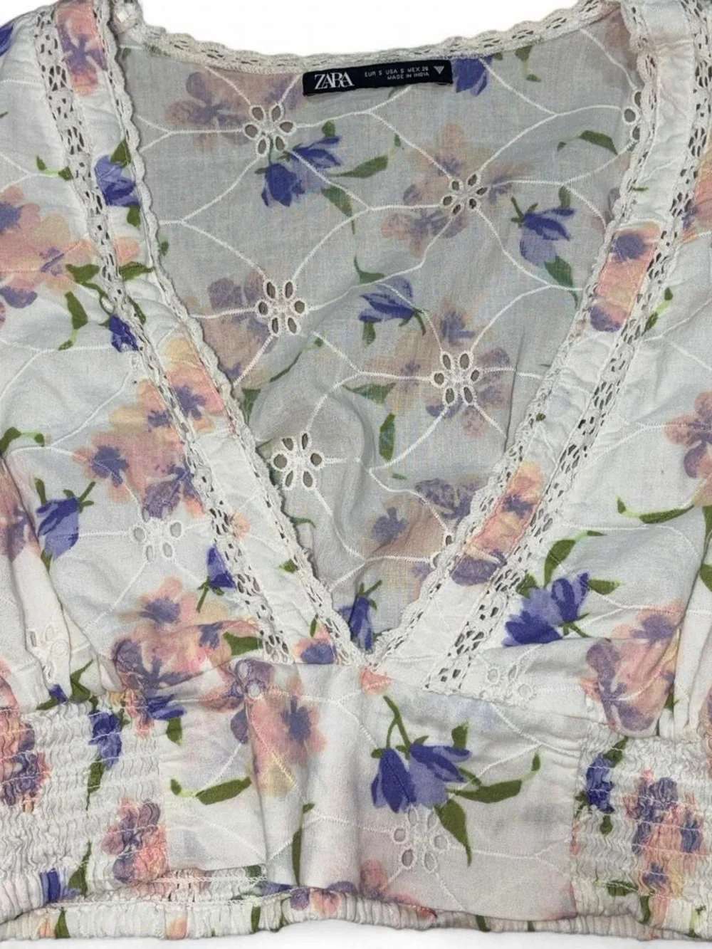Zara Floral Lace-Trim Cropped Blouse Plunge Neck Line Size Small EUC
